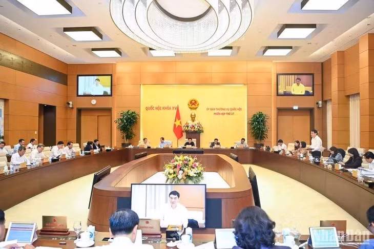 Quang cảnh phiên họp của Ủy ban Thường vụ Quốc hội sáng 16/10. (Ảnh: DUY LINH)