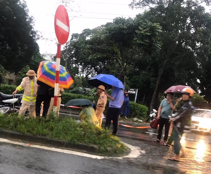 Hiện trường vụ TNGT khiến đại tá công an tử vong.