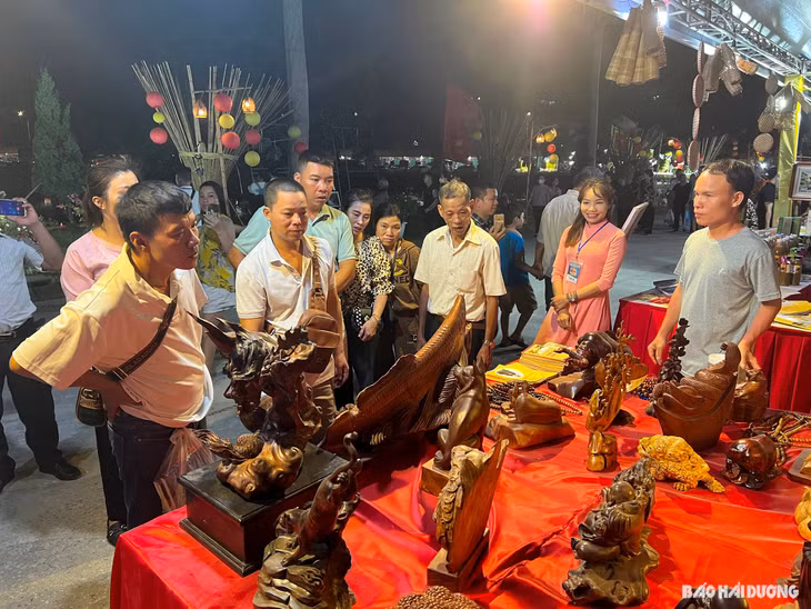 Gian hàng của huyện Cẩm Giàng (Hải Dương)