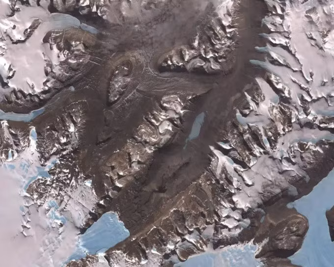 Thung lũng khô McMurdo ở châu Nam Cực không có mưa suốt khoảng 2 triệu năm. Ảnh: NASA/GSFC/METI/ERSDAC/JAROS/Nhóm Khoa học ASTER