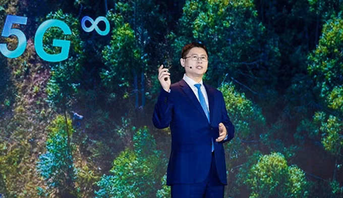 Ông Li Peng, Phó chủ tịch Huawei, tại sự kiện MBBF 2023. Ảnh: Huawei