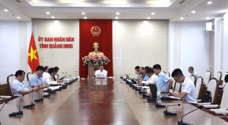 Quang cảnh cuộc họp.