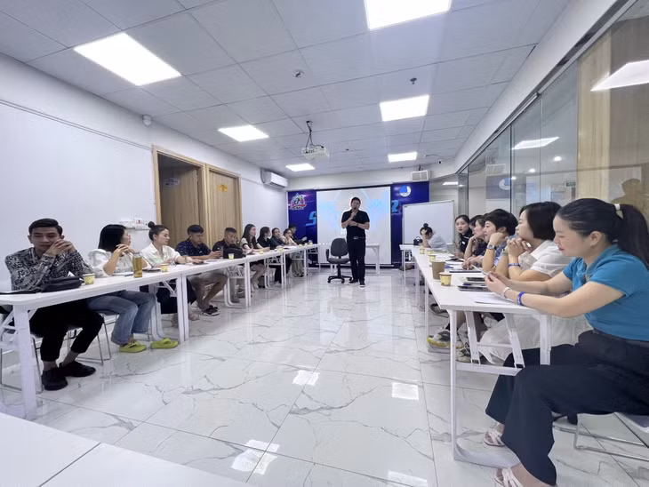 Chương trình tập huấn kỹ thuật quảng cáo sản phẩm OCOP trên không gian mạng tại thành phố Móng Cái ( ảnh chụp 5/10/2023) - Ảnh cơ sở cung cấp