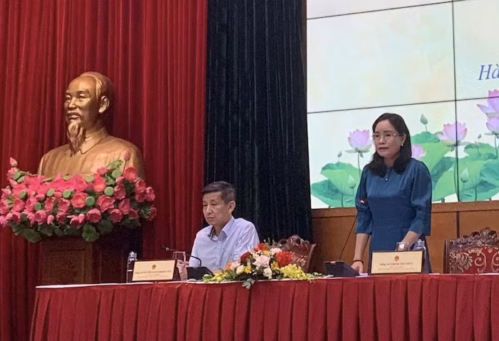 Thứ trưởng Bộ VHTTDL Trịnh Thị Thuỷ phát biểu tại cuộc họp báo thường kì Quý III năm 2023. Ảnh: Phạm Huyền