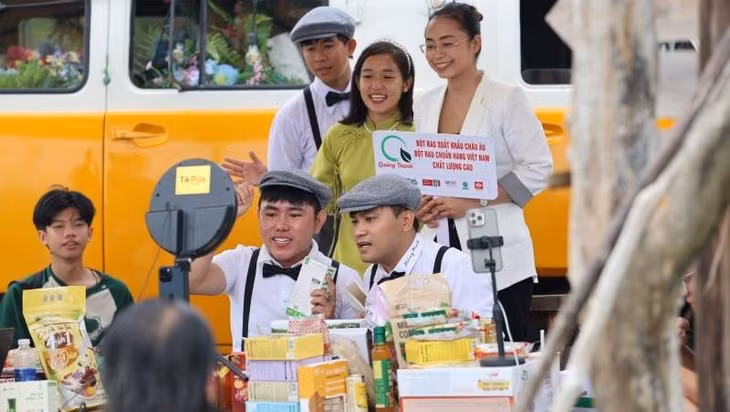 Tính đến Quý 4/2023, đã có hơn 800 phiên Live gắn logo Chợ phiên OCOP được thực hiện xuyên suốt 6 tháng qua.