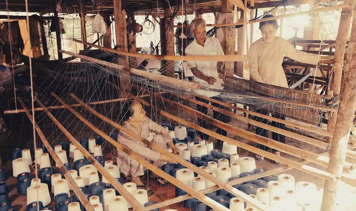 Làng dệt vọng tiếng thoi đưa. Ảnh: Minh Hải