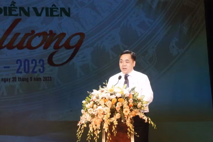 Phó Cục trưởng Cục Nghệ thuật biểu diễn Trần Hướng Dương phát biểu.