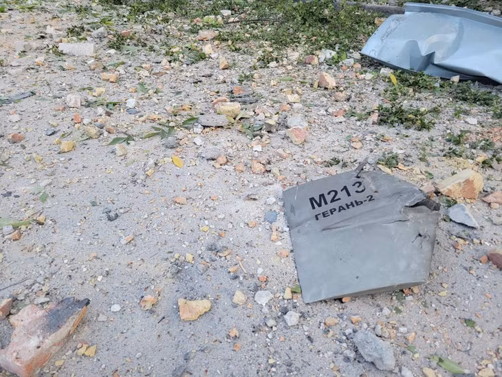 Một mảnh vỡ khác được cho là của chiếc drone tấn công bị bắn rơi ở Odessa, ngày 25/9/2022. Ảnh: Reuters