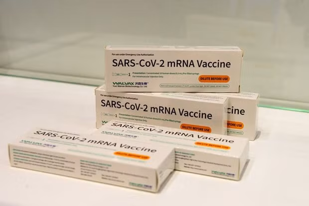 Indonesia cap phep vaccine mRNA ngua COVID-19 cua Trung Quoc hinh anh 1