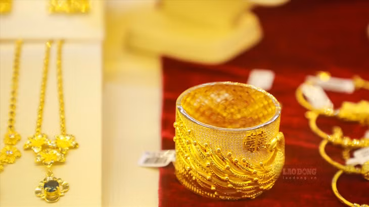 Giá vàng đang ở mức thấp nhất kể từ ngày 1.4.2020. Ảnh minh họa: Phan Anh