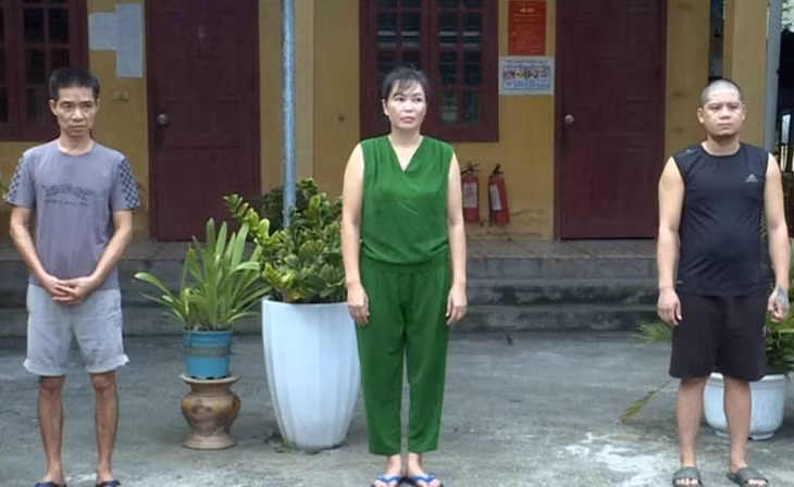 Các đối tượng Trần Văn Cẩn, Nguyễn Thị Nhung, Trần Trường Oanh.
