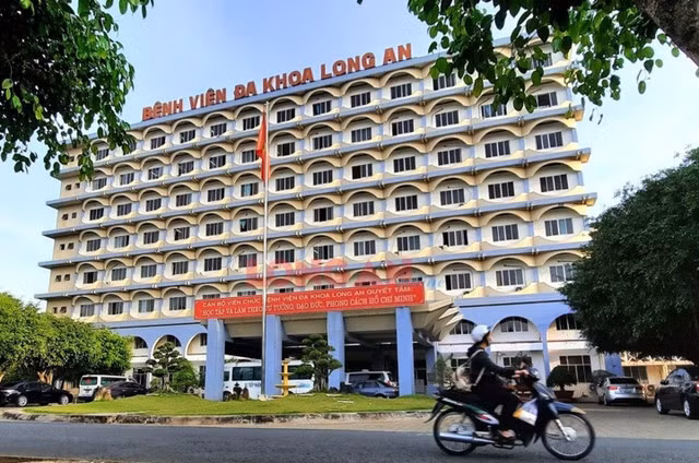 Bệnh viện đa khoa Long An nơi xảy ra vụ truy sát và đập phá nhiều thiết bị y tế ngày 23/9.