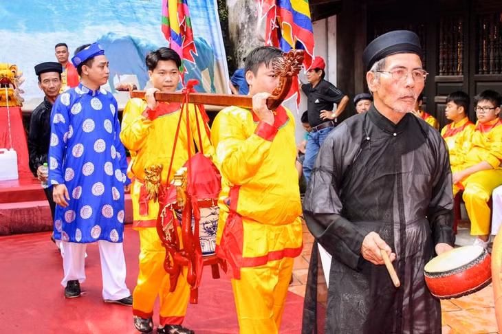 Lễ rước nước tại đền Nghè sáng 2/9.