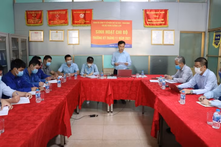 Quang cảnh một buổi sinh hoạt chi bộ.