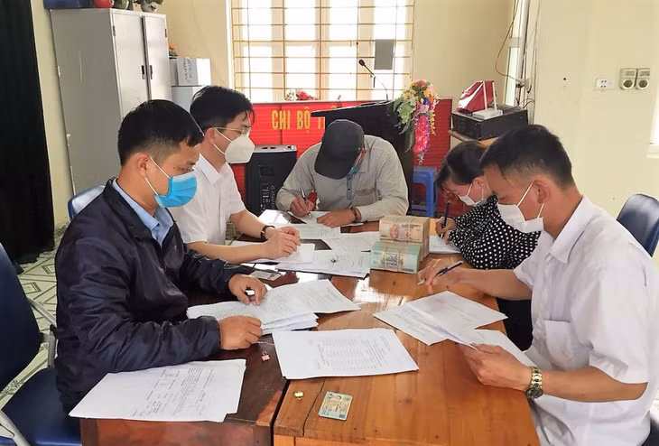 HND huyện Đầm Hà giải ngân vốn Quỹ Hỗ trợ nông dân cho các hộ dân xã Dực Yên.