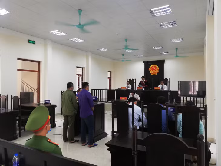 Toàn cảnh phiên tòa.