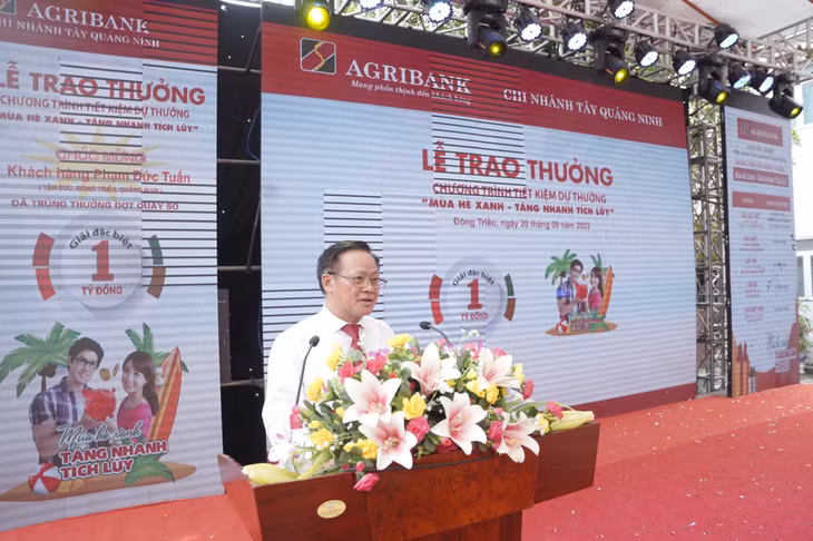 Ông Nguyễn Quang Hùng, Phó Tổng giám đốc Agribank phát biểu tại buổi lễ