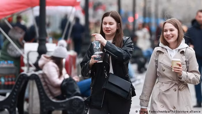 Một lệnh tổng động viên sẽ cuốn thêm nhiều gia đình Nga vào nỗi lo xung đột ở Ukraine. Ảnh minh họa TASS