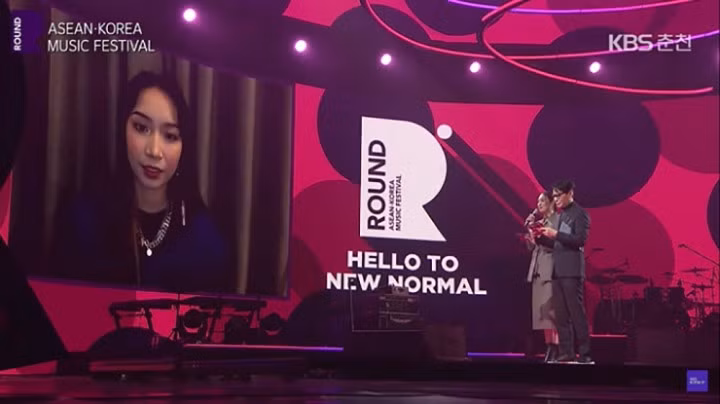 Mỹ Anh xuất hiện đầy ấn tượng trong chương trình ROUND Asean-Korea Music Festival được phát trên đài KBS (Hàn Quốc).