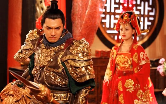 Cuộc chiến tranh giành quyền lực trong phim, những mưu toan, những tấn bi kịch... đã hấp dẫn khán giả.