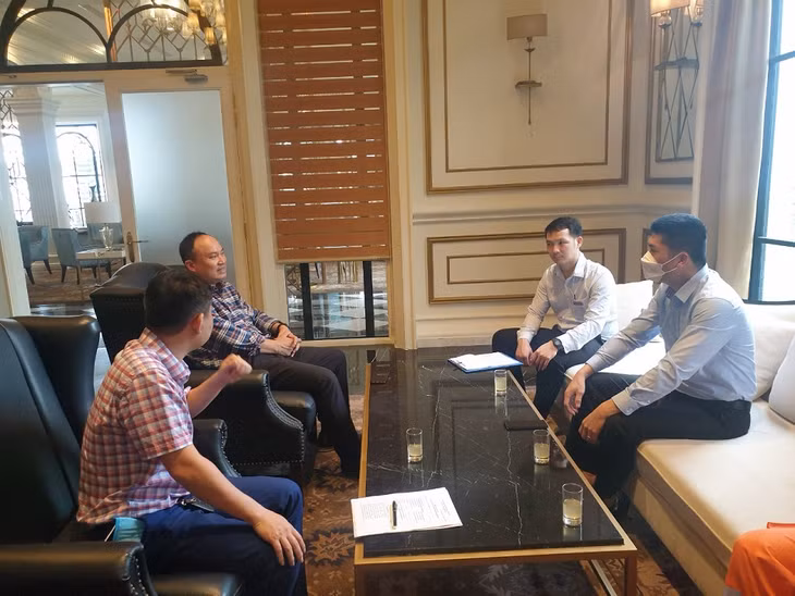 Lãnh đạo Điện lực TP Hạ Long làm việc ký hợp đồng thuê quản lý vận hành với Vinpearl Hạ Long thuộc Tập đoàn Vingroup.