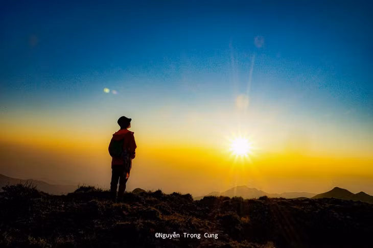Hoàng hôn trên đỉnh Tà Chì Nhù. Ảnh: Nguyễn Trọng Cung