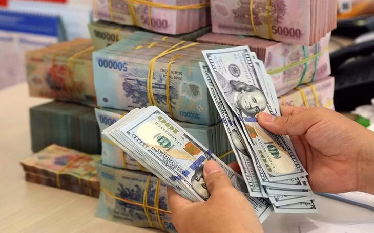 Tỷ giá USD/VND tăng mạnh trên thị trường tự do