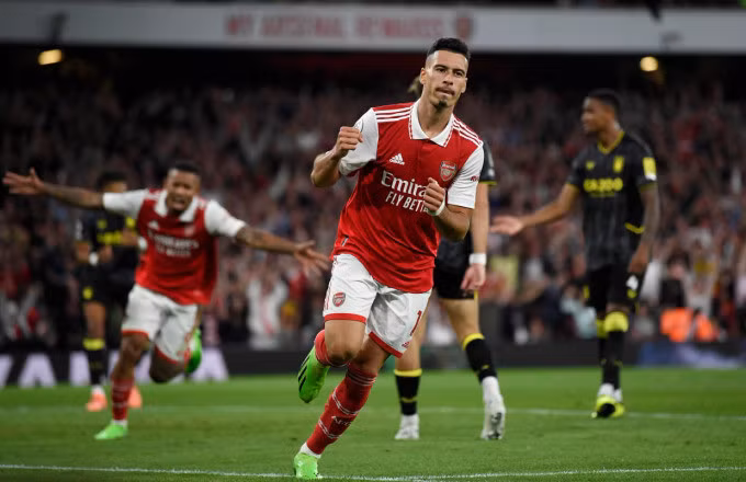 Martinelli mừng bàn ấn định thắng lợi 2-1 trước Aston Villa ở vòng 5 Ngoại hạng Anh trên sân Emirates ngày 31/8. Ảnh: Reuters