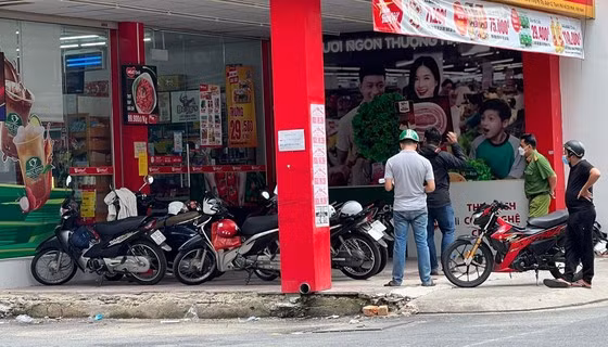 Bắt nghi phạm dùng súng tự chế cướp cửa hàng tiện lợi ảnh 1