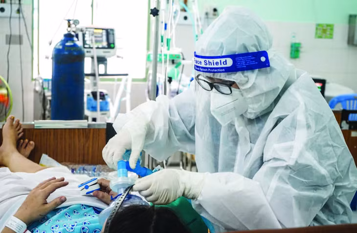 Số ca mắc mới COVID-19 và bệnh nhân nặng tăng nhẹ.