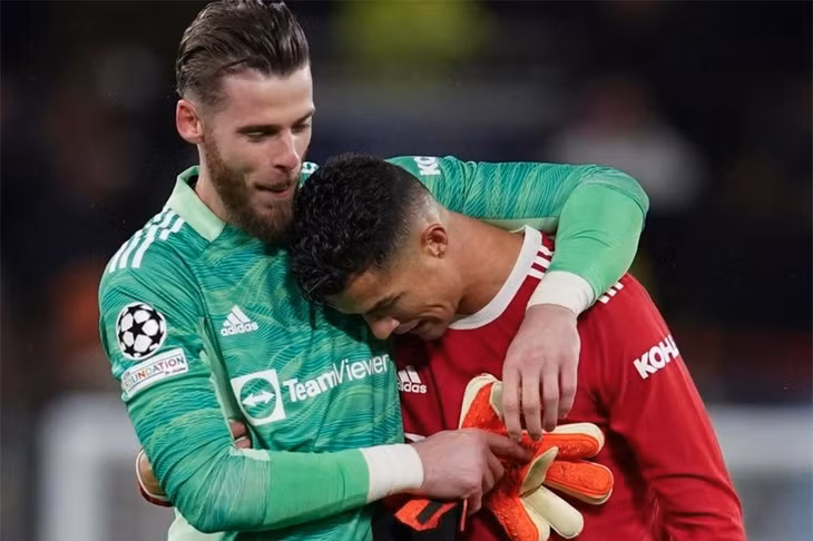 Những sai lầm cứ xảy đến ngày một nhiều với De Gea khiến sự tự tin suy giảm. Ảnh: Internet