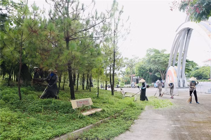 Các đơn vị triển khai dọn dẹp vệ sinh, mở cửa trở lại Công viên Sinh Viên để đón sinh viên và nhân dân.