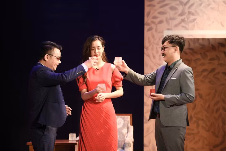 Vở kịch có sự góp mặt của dàn diễn viên trẻ tài năng của Nhà hát kịch Việt Nam. Ảnh: Bình Quách