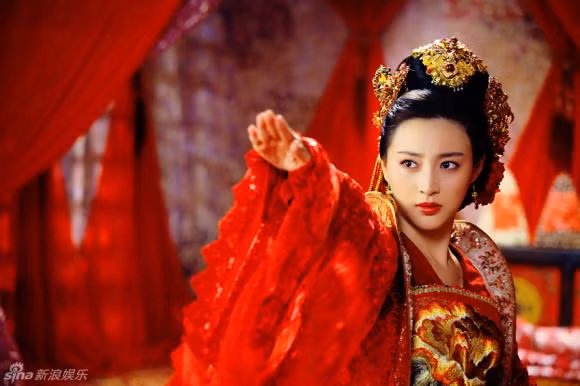 Can Đình Đình vào vai Đông Phương Ngọc Mai xinh đẹp