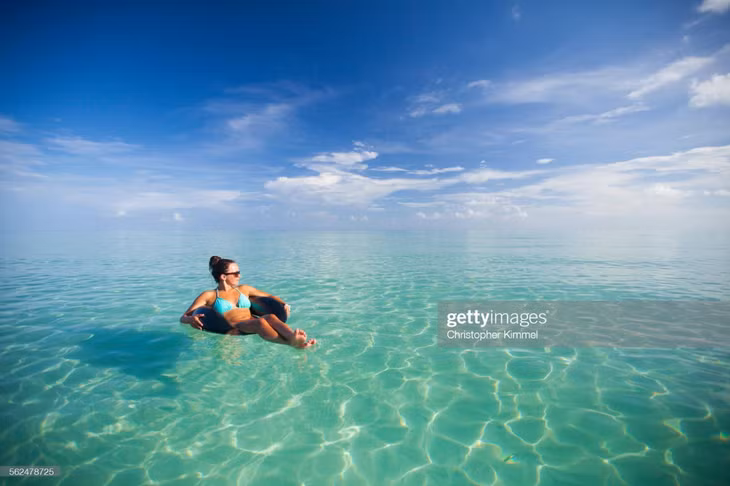 Cayo Coco còn có bãi cát mịn trải dài và vùng nước trong vắt đầy sao biển, mang đến một lựa chọn tốt để lặn.