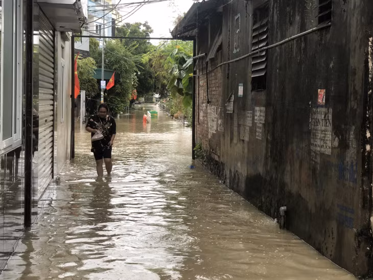 Khu 3, phường Cao Thắng, cứ sau mỗi trận mưa lớn là ngập lụt.
