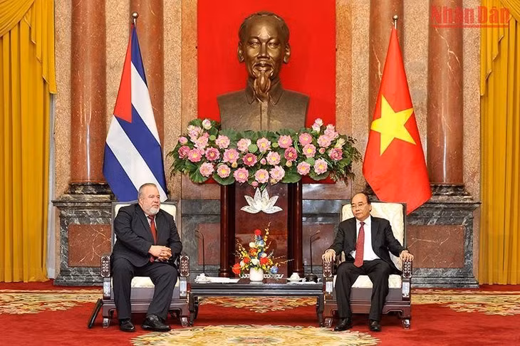 Chủ tịch nước Nguyễn Xuân Phúc và Thủ tướng Cộng hòa Cuba Manuel Marrero Cruz tại buổi tiếp. (Ảnh: ĐĂNG KHOA)