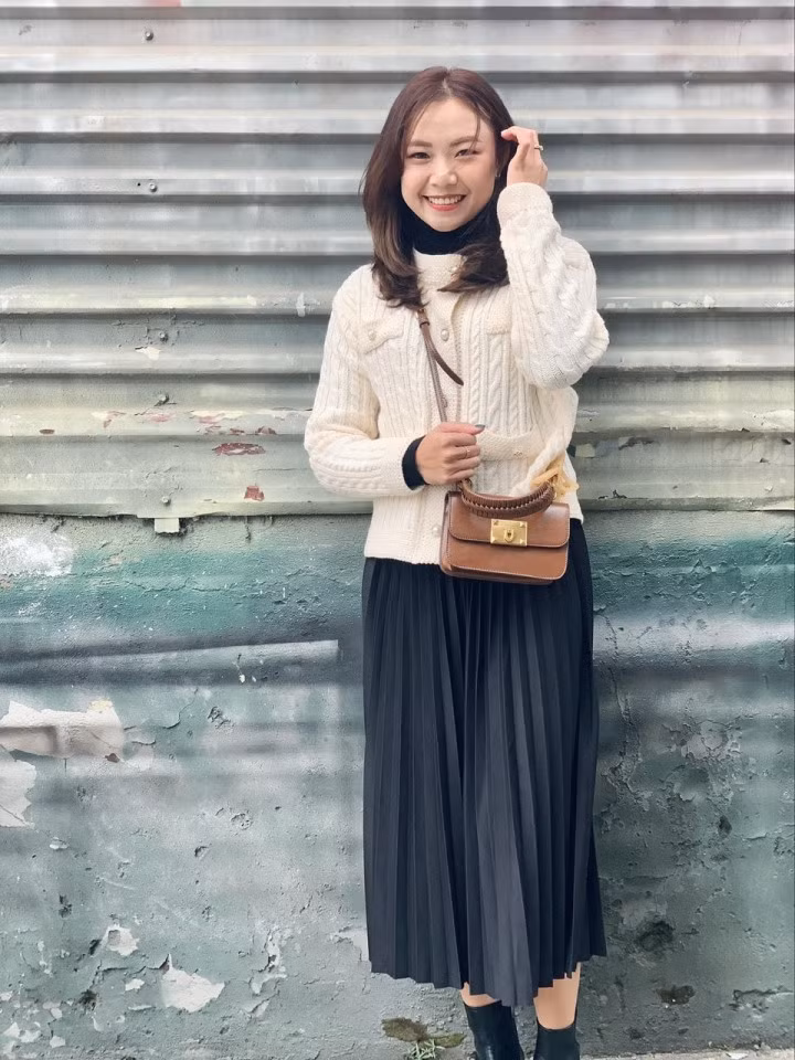 Mạnh mẽ trên sân cỏ nhưng Thảo Anh lựa chọn phong cách thời trang nữ tính.