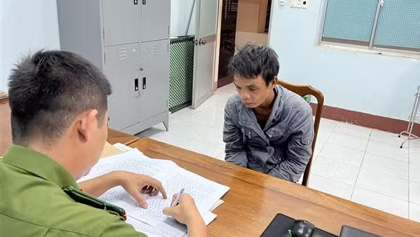 Cơ quan điều tra làm việc với đối tượng Ngô Doãn Trung.
