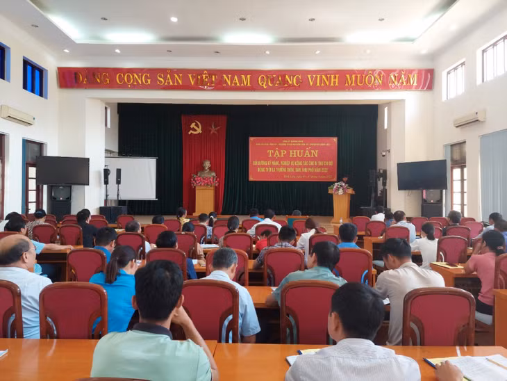 Bình Liêu tổ chức lớp bồi dưỡng kỹ năng nghiệp vụ công tác cho bí thư chi bộ đồng thời là trưởng thôn bản, khu phố năm 2022.