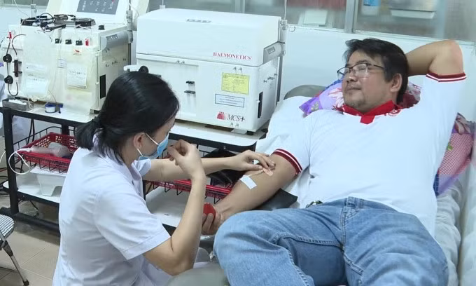 Anh Phạm Phú Mỹ nhiều lần hiến máu cấp cứu. Ảnh: Trường Thịnh