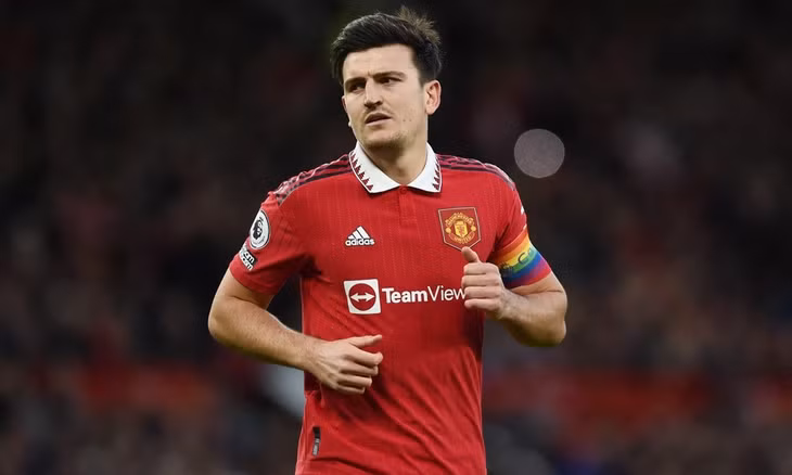 Maguire không còn giữ băng đội trưởng MU mùa tới. Ảnh: Reuters.