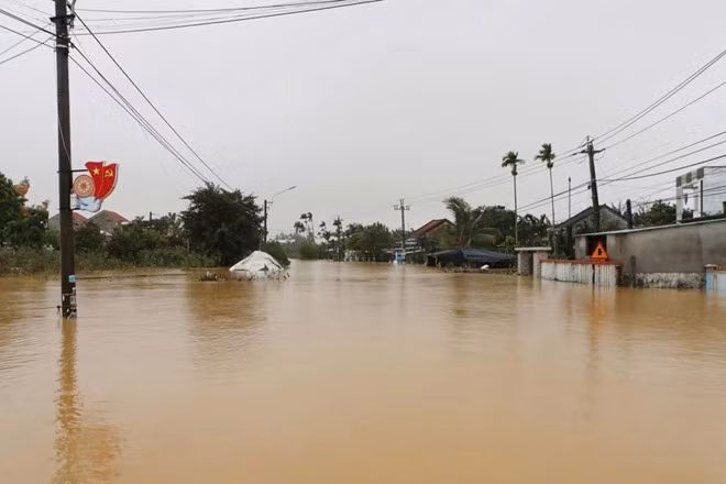 Lũ trên các sông ở Đà Nẵng đã vượt mốc lũ lịch sử năm 1964. Ảnh: Quang Hùng