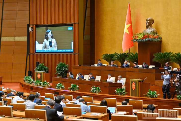Quang cảnh phiên thảo luận của Quốc hội, sáng 30/10/2025. (Ảnh: THỦY NGUYÊN)