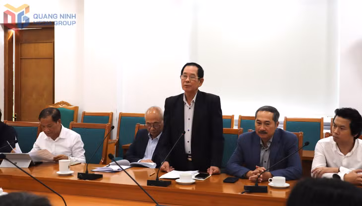 Chủ tịch Hiệp hội du lịch Quảng Ninh Nguyễn Thế Huệ đưa ra các phương án hậu cần tổ chức sự kiện. 