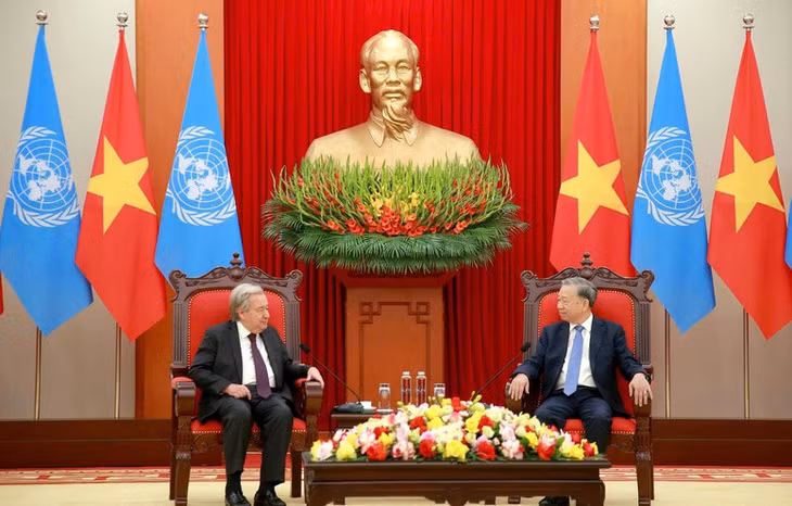 Tổng Bí thư đánh giá cao những ý kiến và tình cảm tốt đẹp của Tổng Thư ký và khẳng định Việt Nam sẵn sàng cùng Liên Hợp Quốc và cộng đồng quốc tế chung tay xây dựng một thế giới hòa bình, ổn định, công bằng và phát triển bền vững - Ảnh: VGP/Nguyễn Hoàng