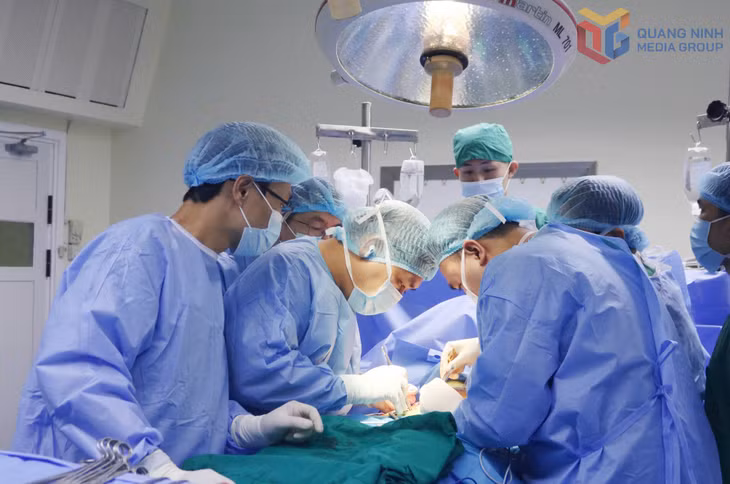 Ca ghép thận cho người bệnh tại Bệnh viện Việt Nam-Thụy Điển Uông Bí.