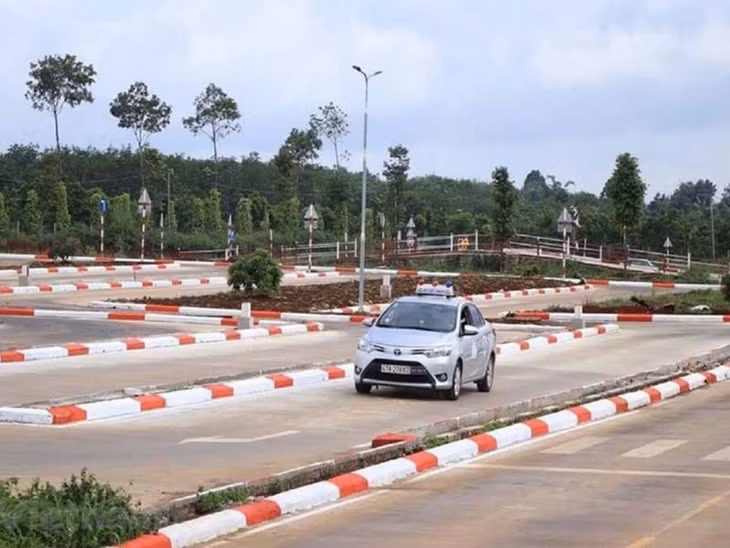 Đăng ký học lái xe ngay hôm nay để có được bằng lái xe trong thời gian sớm nhất.