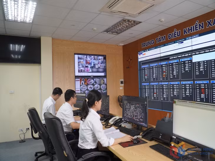Toàn bộ các thao tác vận hành, đóng cắt thiết bị của các trạm biến áp đều được thực hiện tại Trung tâm điều khiển xa.