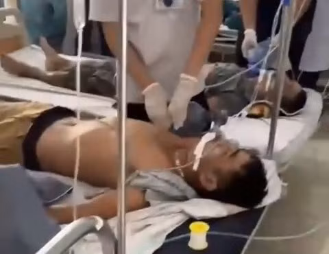 6 người đàn ông ở Nghệ An phải nhập viện khẩn cấp sau khi uống rượu thuốc. Ảnh: Ngọc Anh